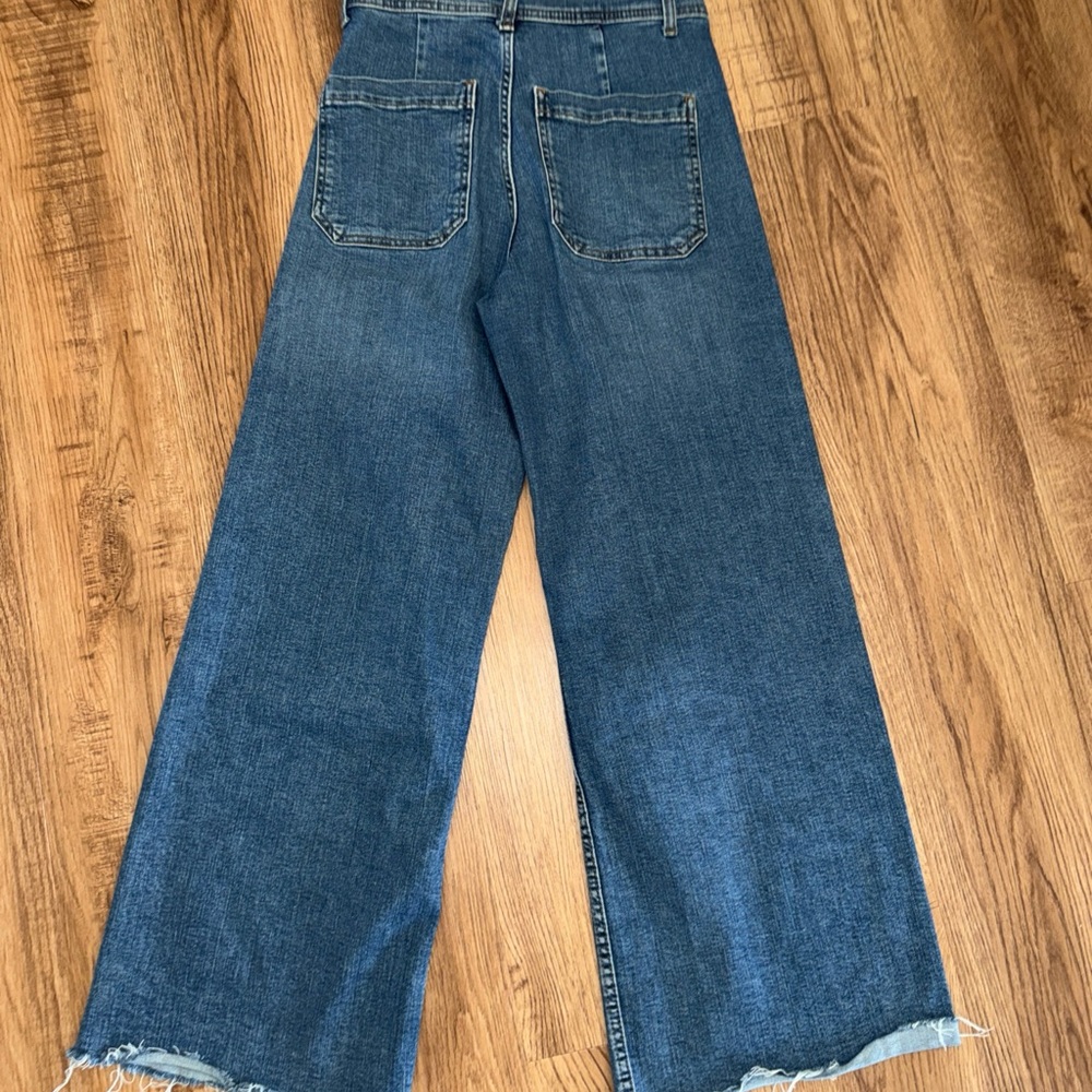 Zara High Waisted Wide Leg Relaxed Jeans Sz 6 Medium Wash Raw Hems Stretch - Picture 5 of 8